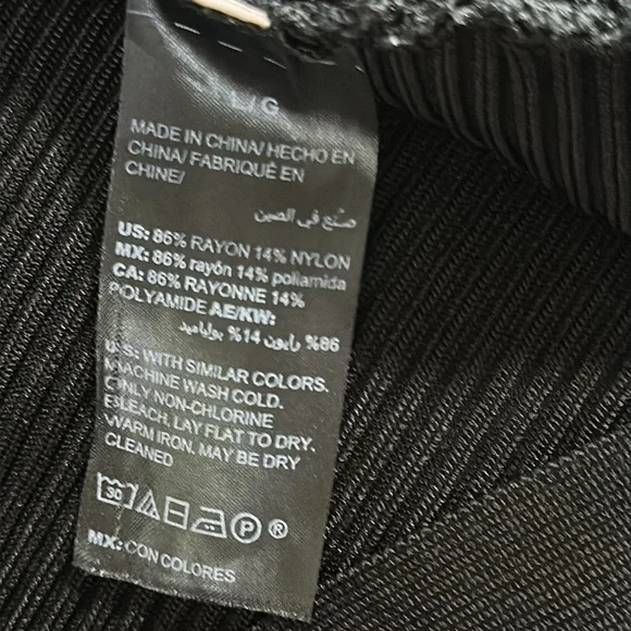 WHBM Black Ribbed V-Neck Sweater Size Large - Picture 6 of 6